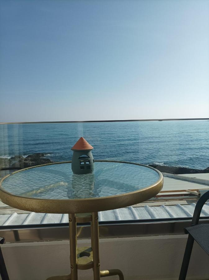 Beachfront Apartment Ретимно Экстерьер фото